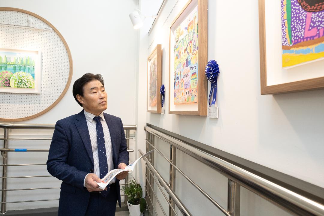 '20241213_[9대]제2회 갤러리 비상 미술공모전 전시회 관람' 게시글의 사진(3) '3.jpg'