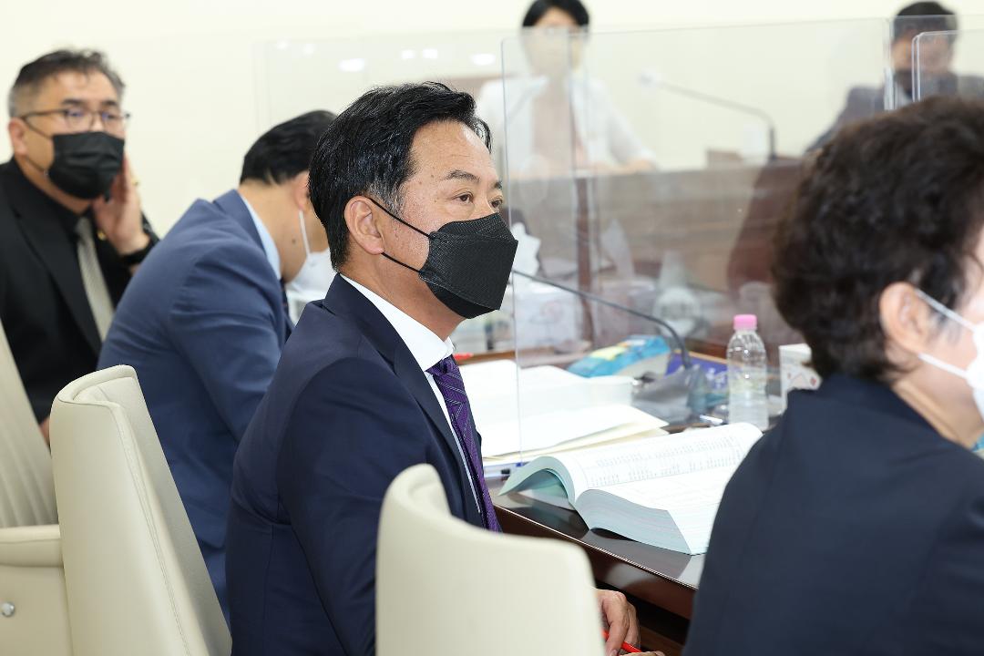 '20220825_[9대]제266회 고양특례시의회 임시회_환경경제위원회' 게시글의 사진(18) '이철조 2.jpg'