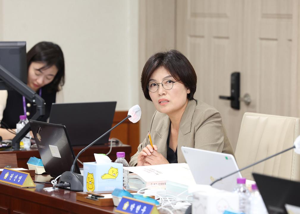 '20241007_[9대]제289회 고양특례시의회 임시회_문화복지위원회' 게시글의 사진(10) '권선영 (1).jpg'