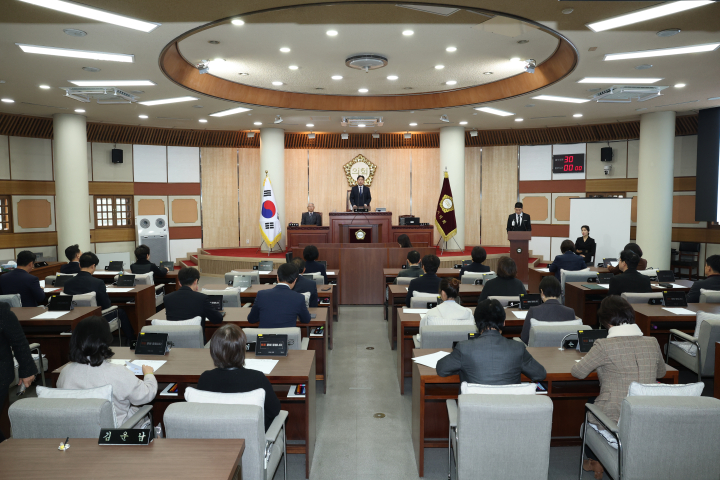 '고양특례시의회, 제299회 제2차 정례회 개회' 게시글의 사진(1) '제299회 제2차 정례회 1 (2)'